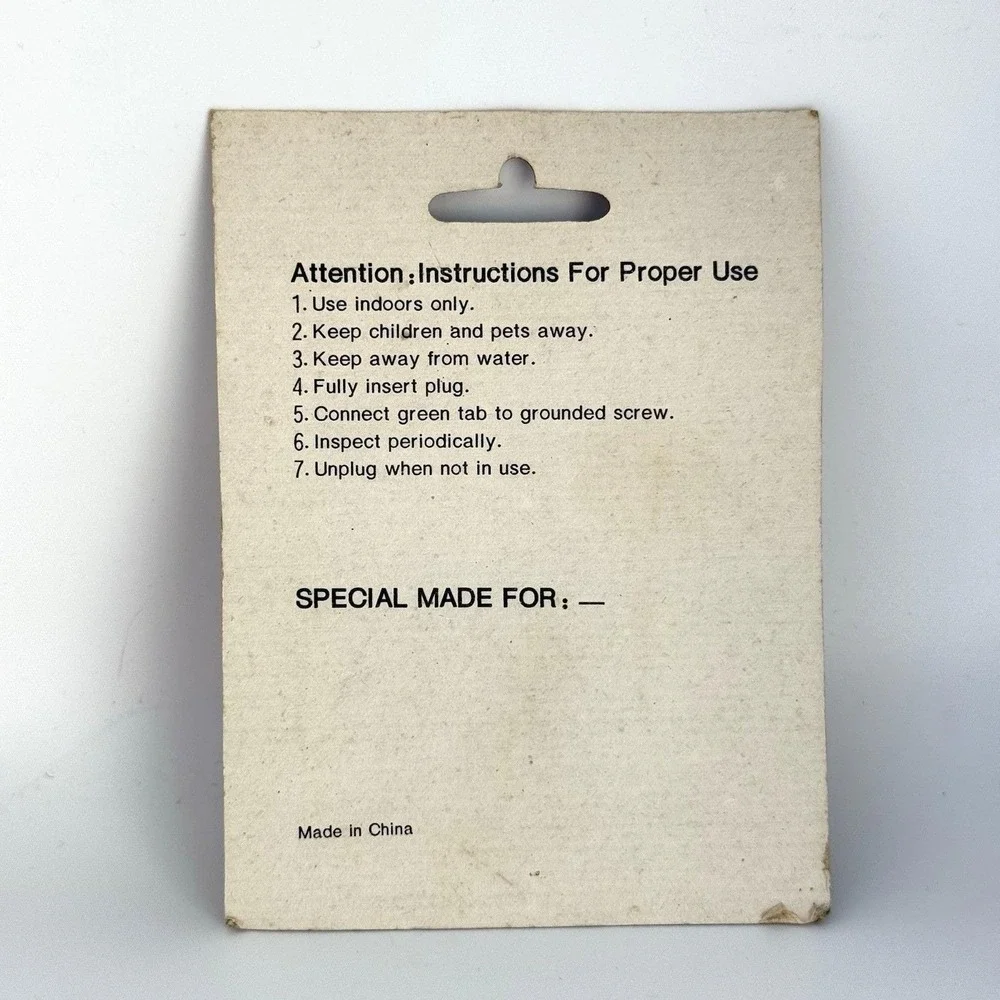 Vintage 3-to-2 Electrical Outlet Adapter Plug Set Cat. FF-106 Red NOS USA‎